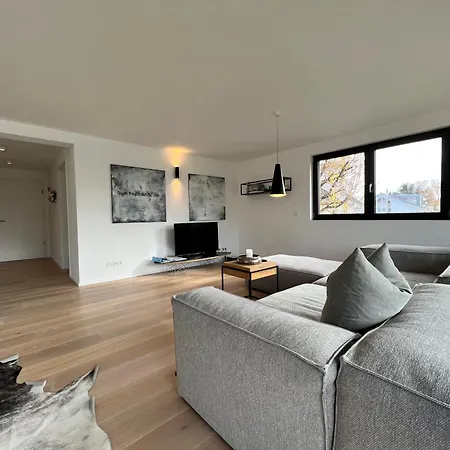 Seenahe Design-ferienwohnung Loft Azur Appartement *